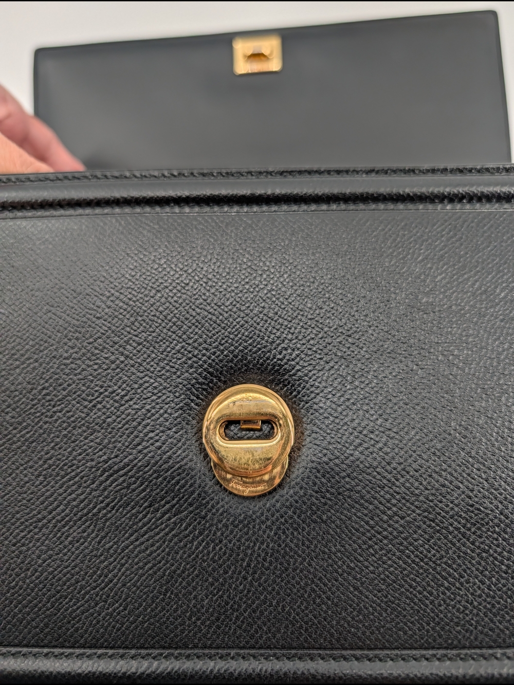 Salvatore Ferragamo Black Vara Bow Leather Chain Shoulder Bag - Picture 8 of 13